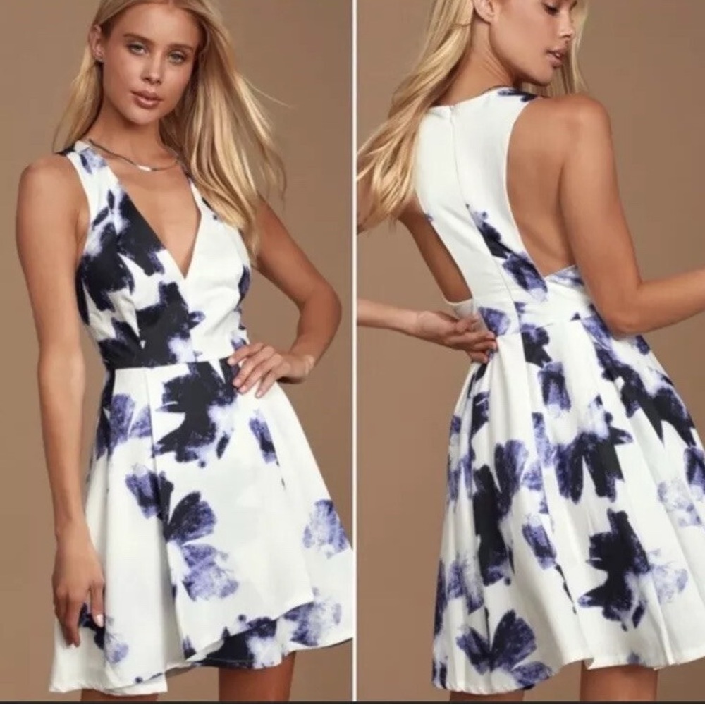 Lulu's Seeing Chic Deep V-Neck Blue Fit & Flare Sleeveless Cocktail Dress 3500